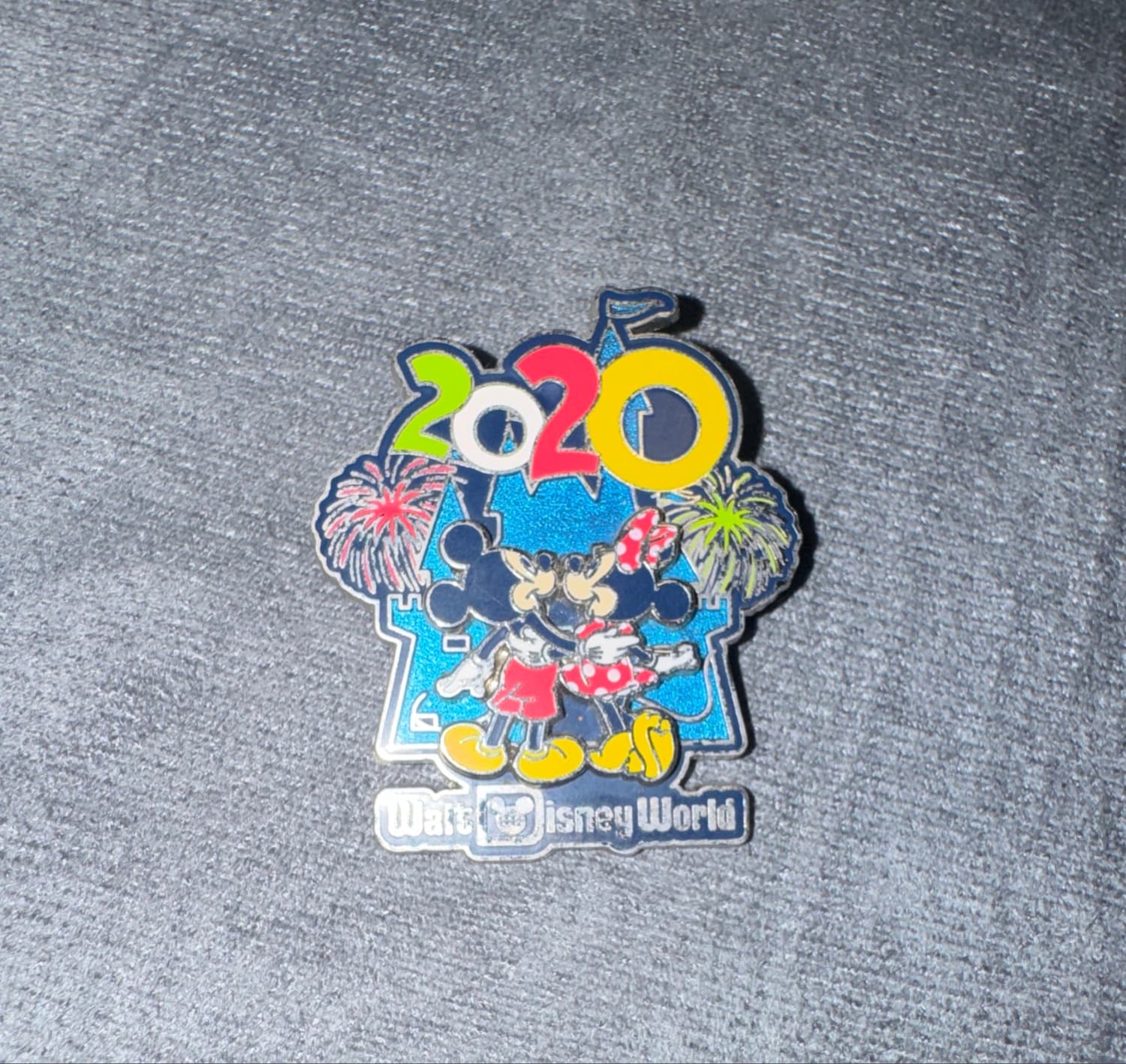 WDW Cinderella Castle Fireworks Mickey & Minnie Mouse Pin 2020