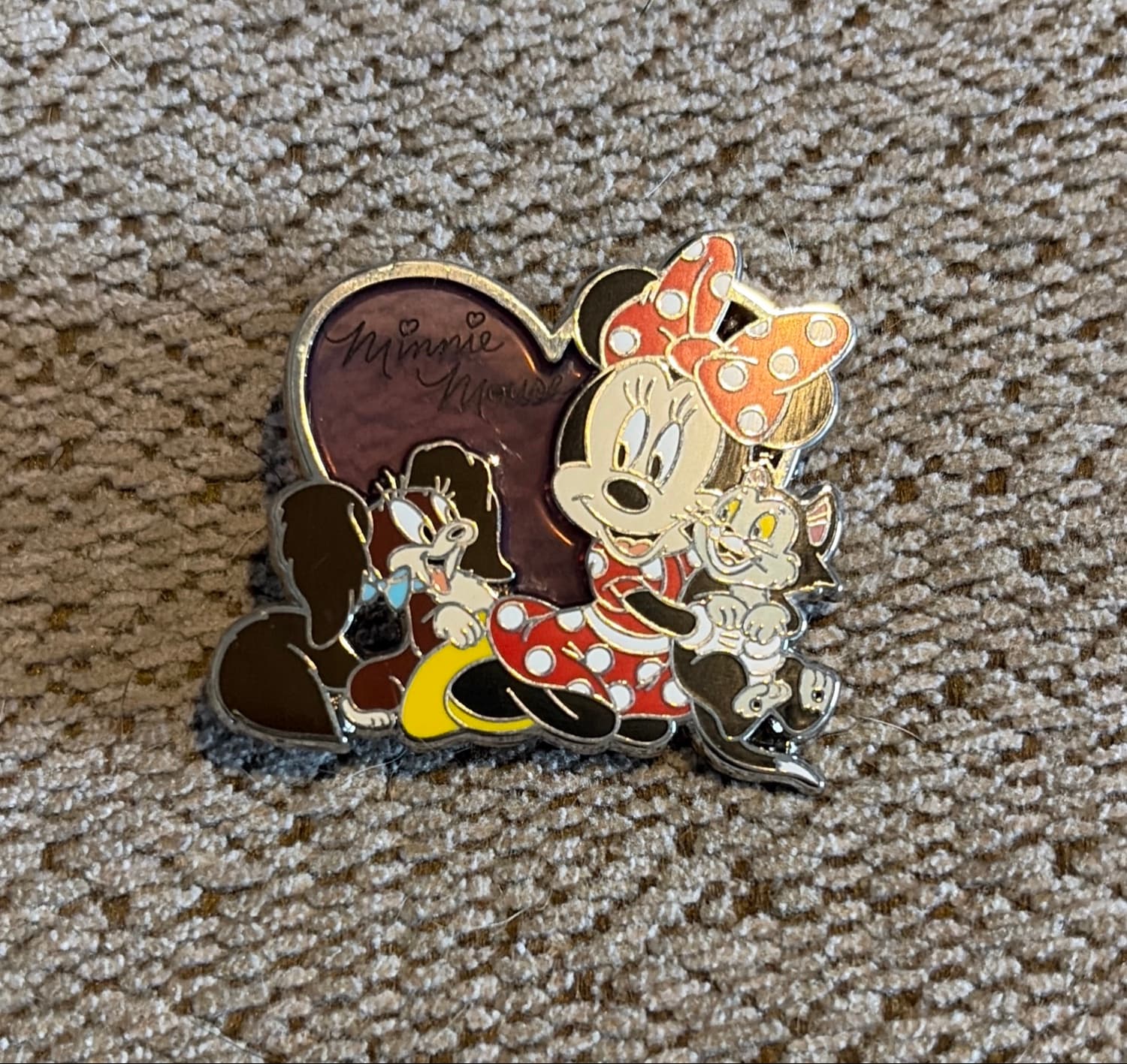 Minnie Mouse with Fifi & Figaro in Heart