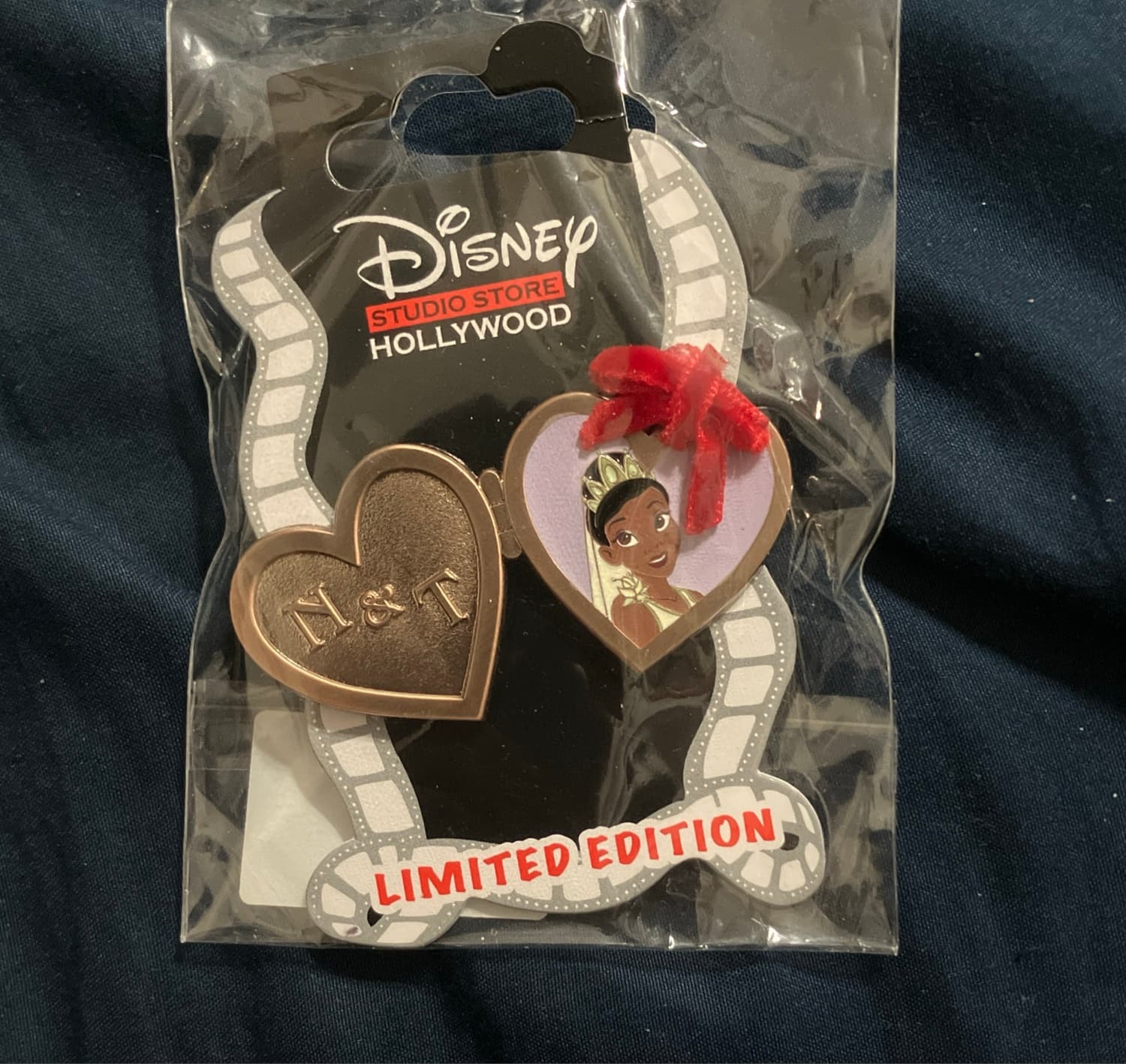 LOVE LOCKET TIANA PRINCESS AND THE FROG PIN