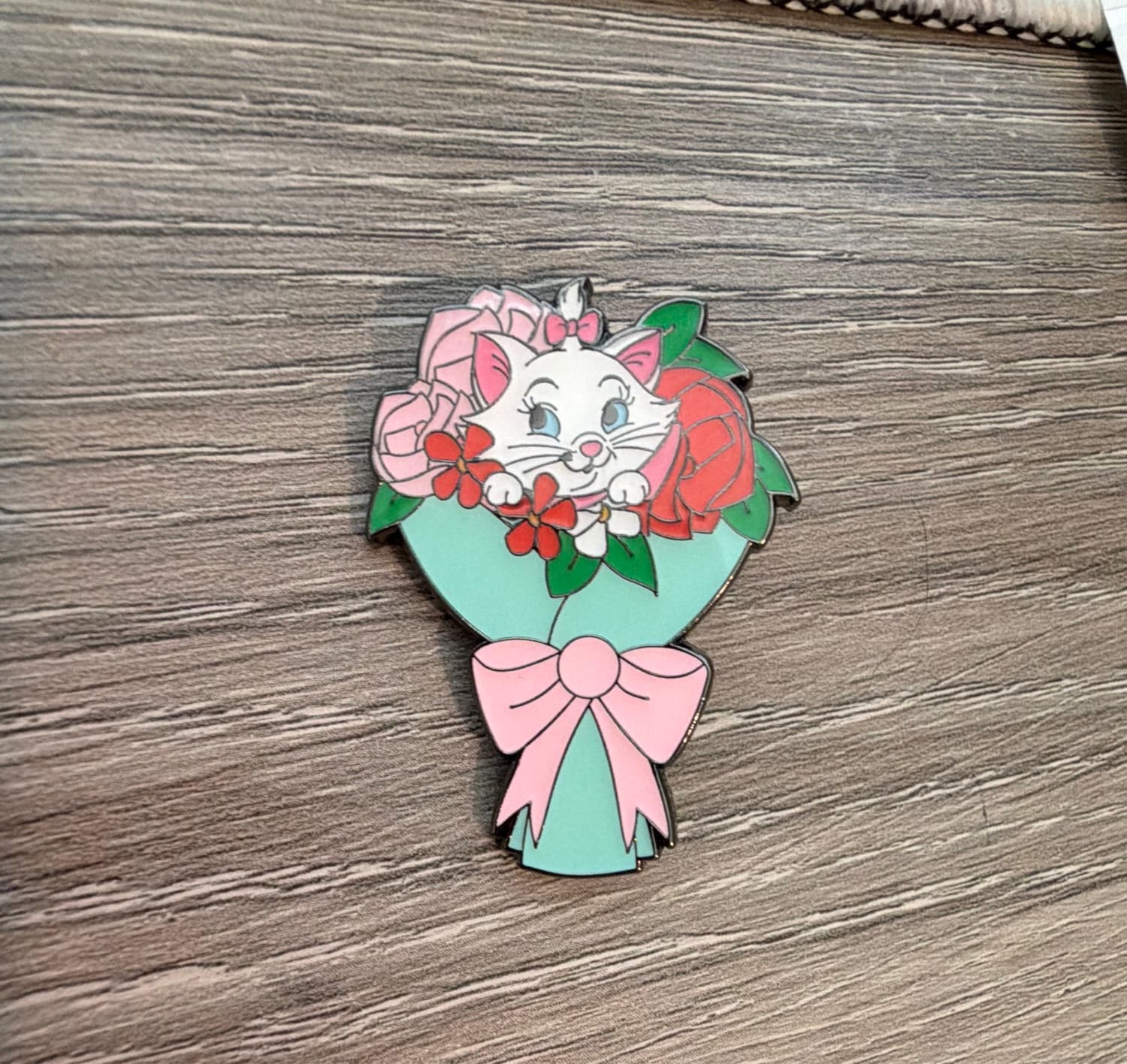 Loungefly - Marie - Disney Cat Flower Bouquets Set - Mystery Pin