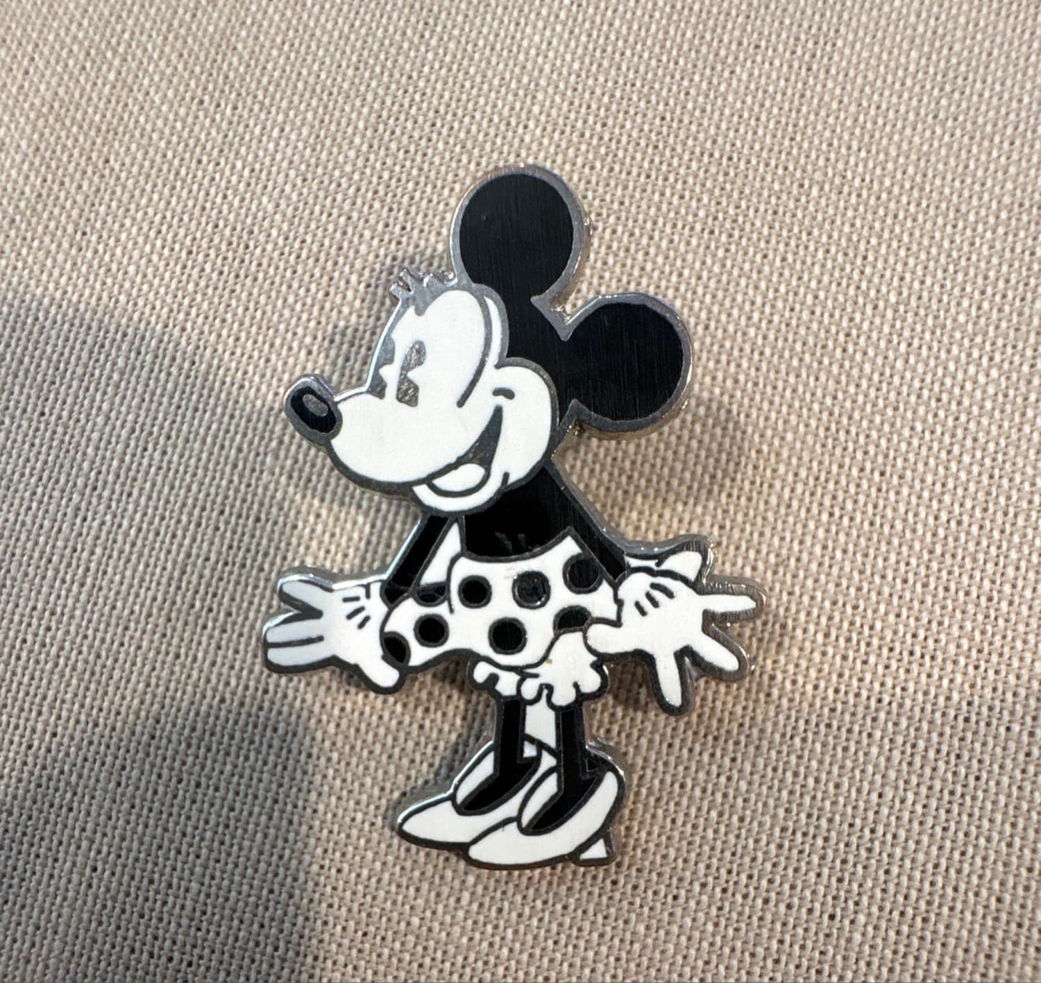 Minnie Mouse Classic Pose Black & White