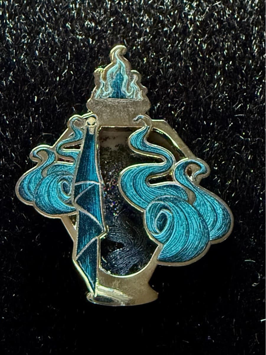 Box Lunch Disney Villains Potion Bottle Liquid Glitter Pin Hades G1