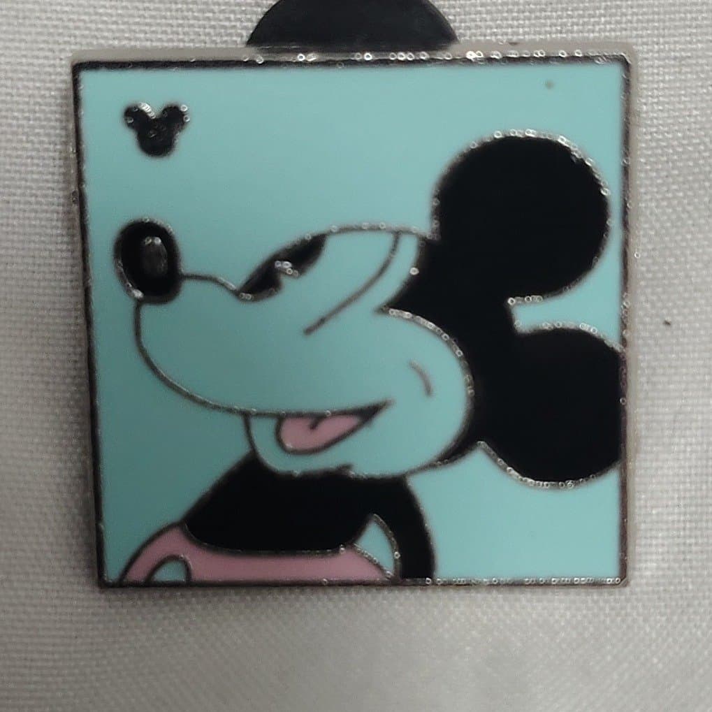 Mickey Mouse - Colorful Mickey Heads (Blue) front