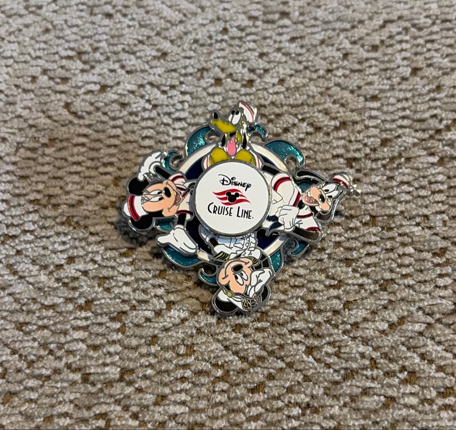 Mickey, Minnie, Goofy, Pluto Spinner front