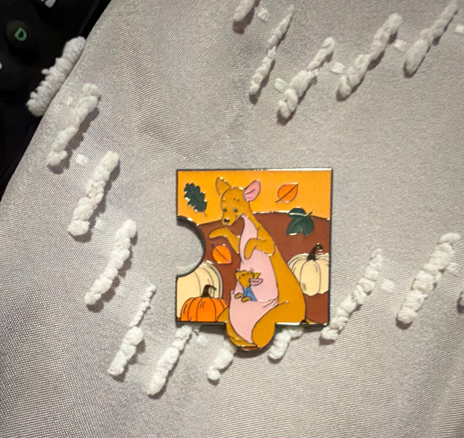 Loungefly Winnie the Pooh Autumn Puzzle Blind Box Pin - Kanga & Roo