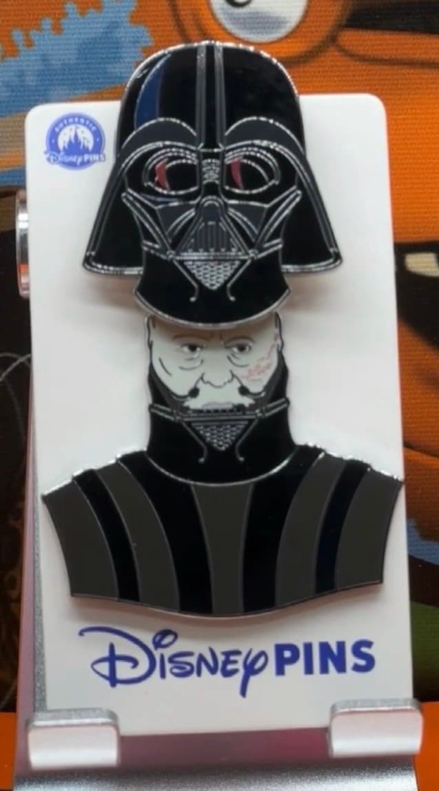 Disney Star Wars Darth Vader Moving Head Pin