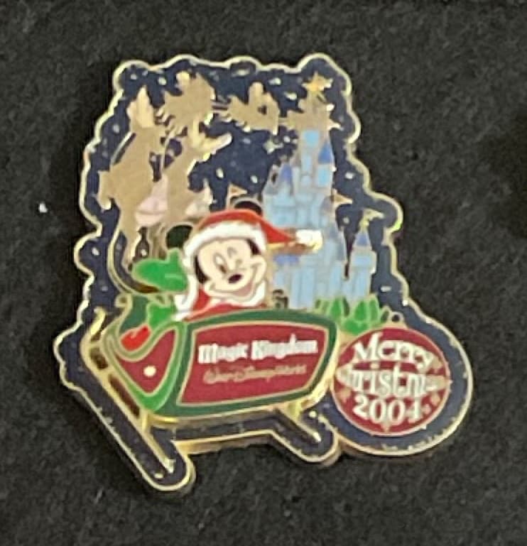 Walt Disney World 2004 Merry Christmas Magic Kingdom Santa Mickey Mouse Sleigh Pin-on-Pin