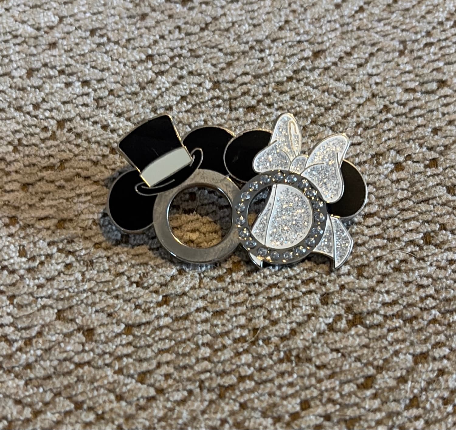 Mickey and Minnie Mouse Icons Wedding Rings Pin front