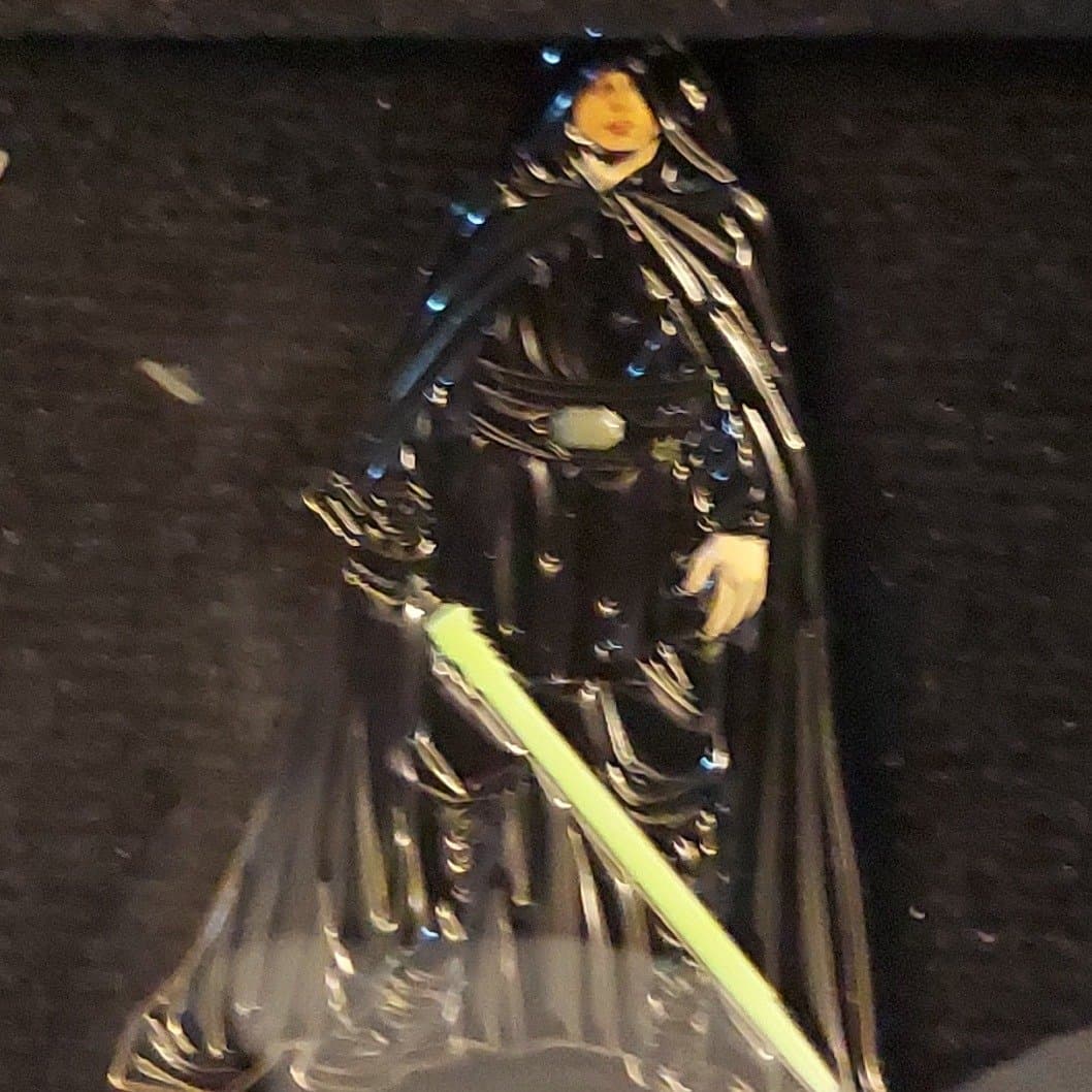 Star Wars Luke Skywalker Character Pin Lightsaber