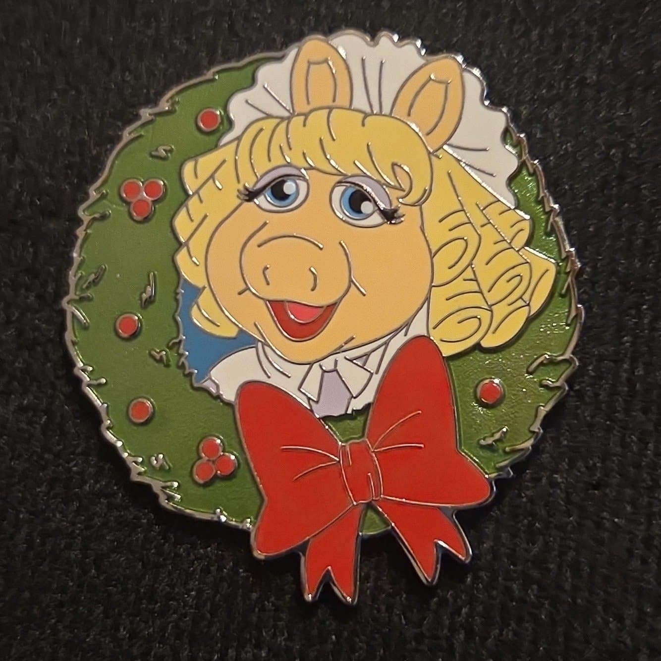 Miss Piggy as Emily Cratchit in Wreath - The Muppet Christmas Carol 24-Day Advent Calendar