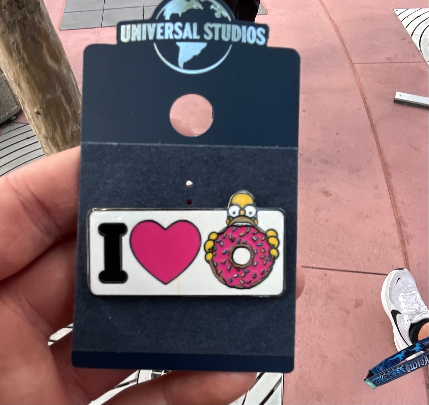 Universal Studios The Simpsons Annual Passholder I Love Donuts Homer Pin front