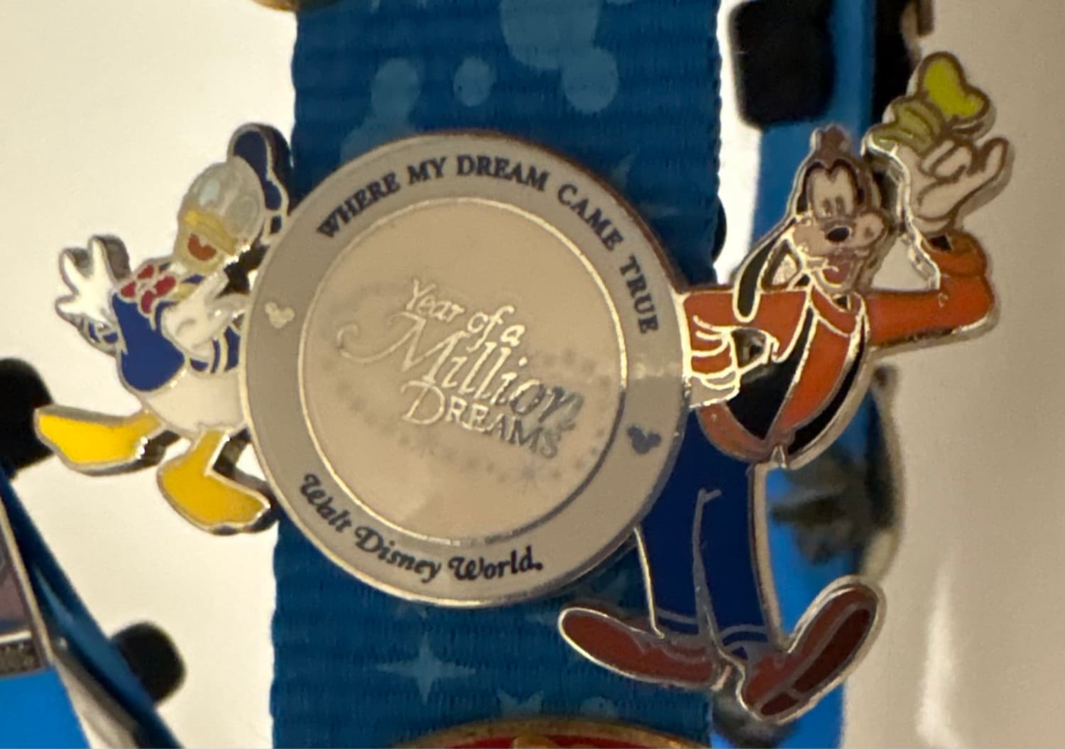 WDW - The Year of a Million Dreams 2008 - Donald Duck and Goofy front