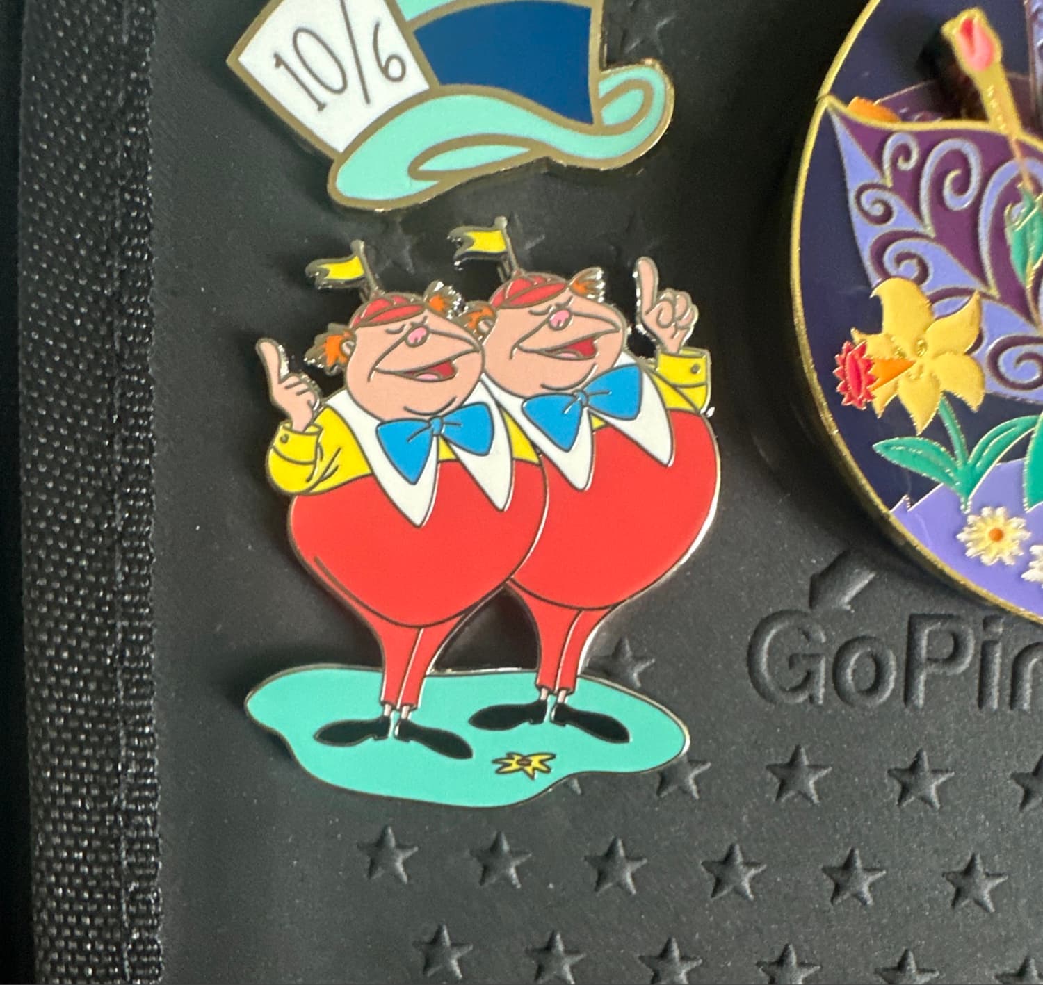Tweedledee & Tweedledum Pointing Upwards Pin