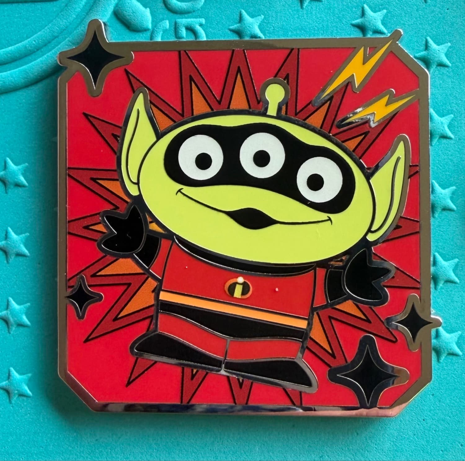 Toy Story Alien Pixar Remix - Mr. Incredible front