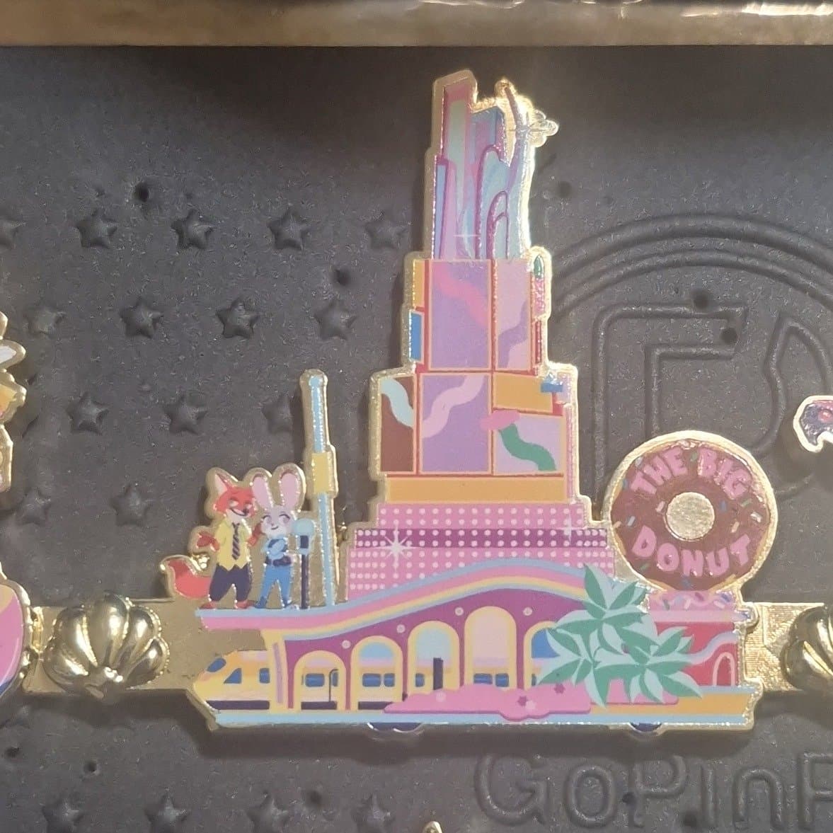 Disney Destinations: Judy Hopps and Nick Wilde Pin - Zootopia