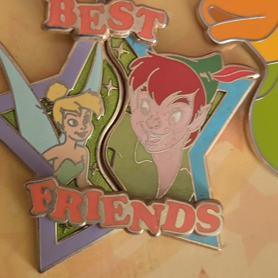 Disney Best Friends Series - Peter Pan and Tinker Bell Pin front