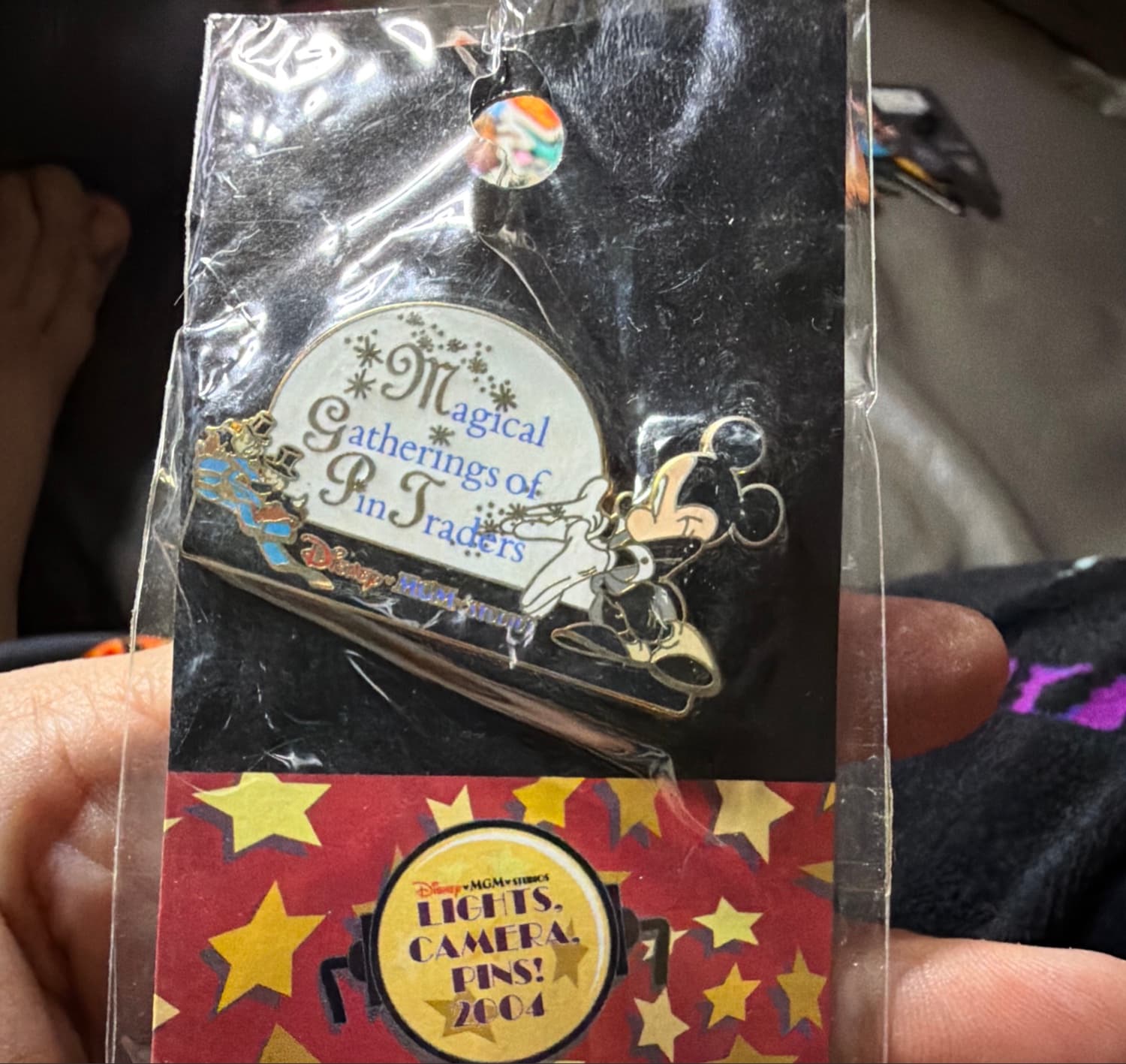 Mickey Mouse Magical Gatherings of Pin Traders - Lights, Camera, Pins! 2004 front