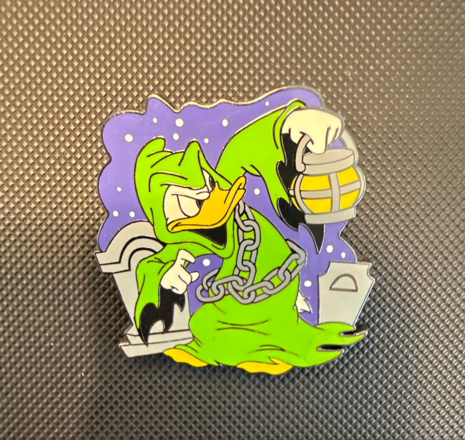 Halloween 2019 - Donald Duck Graveyard Disney Store Pin
