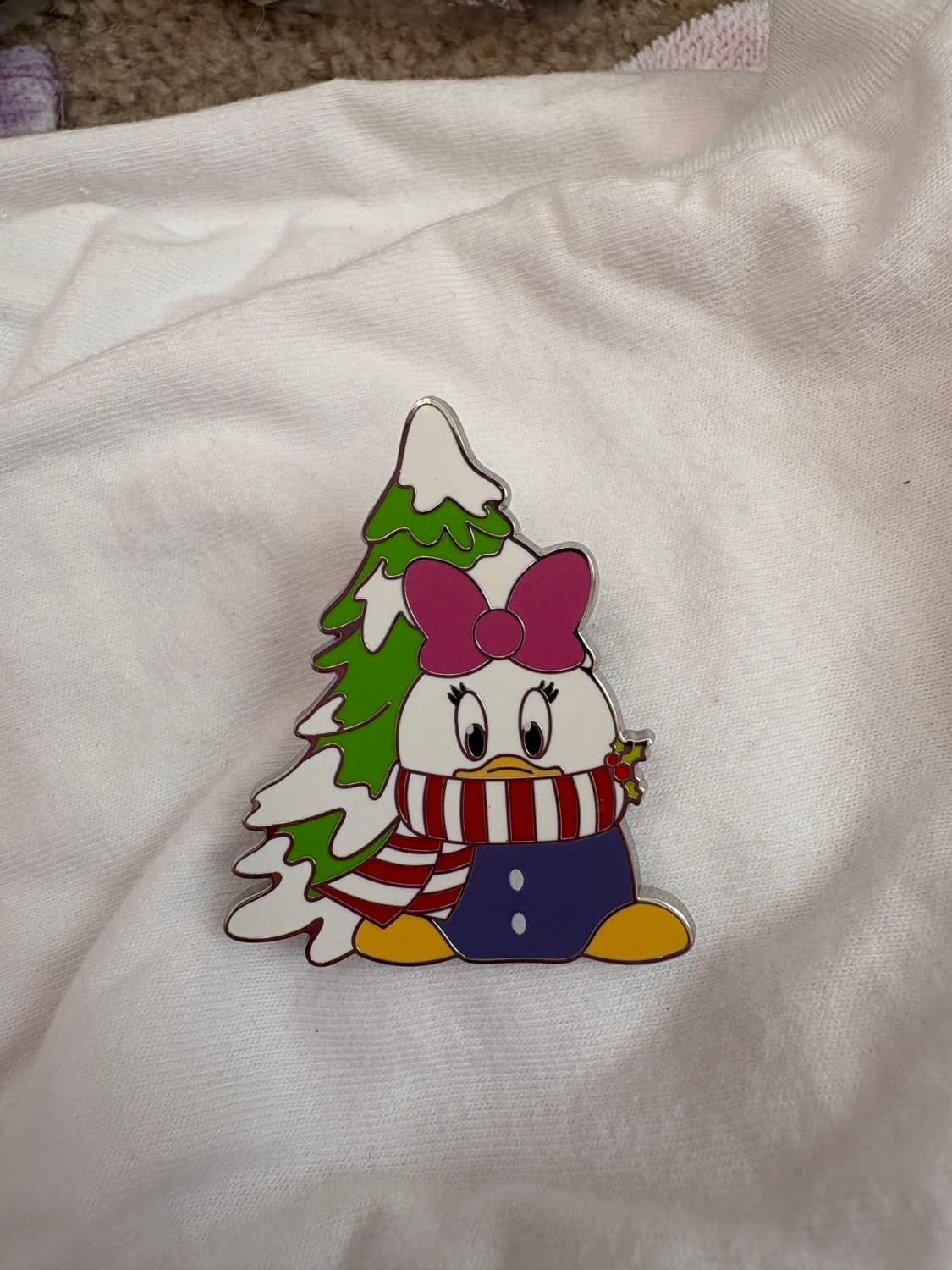 Daisy Duck Duckling Christmas Tree and Scarf Pin front