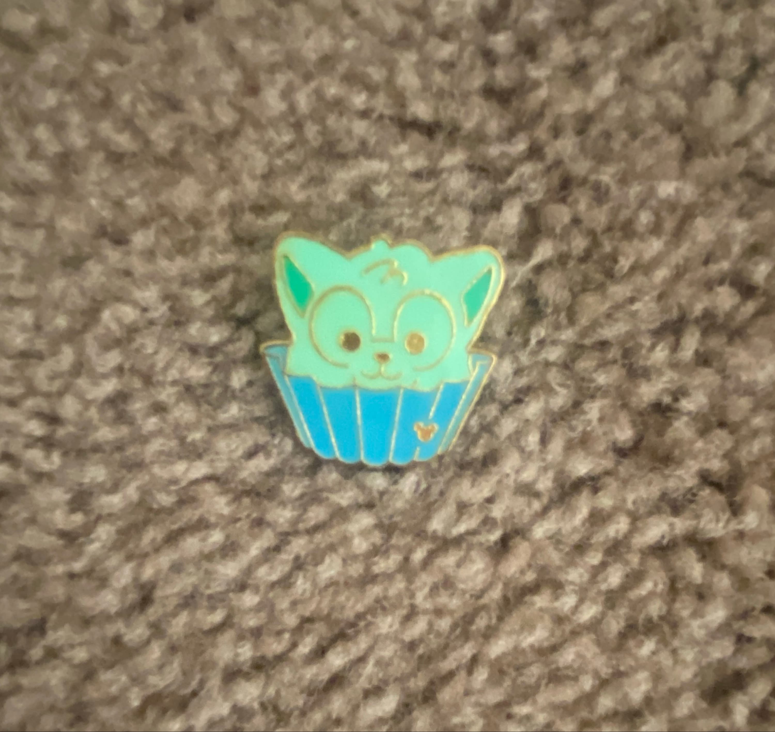 Gelatoni Cupcake - Carnival Food Truck - Hidden Mickey - Hong Kong Disneyland front
