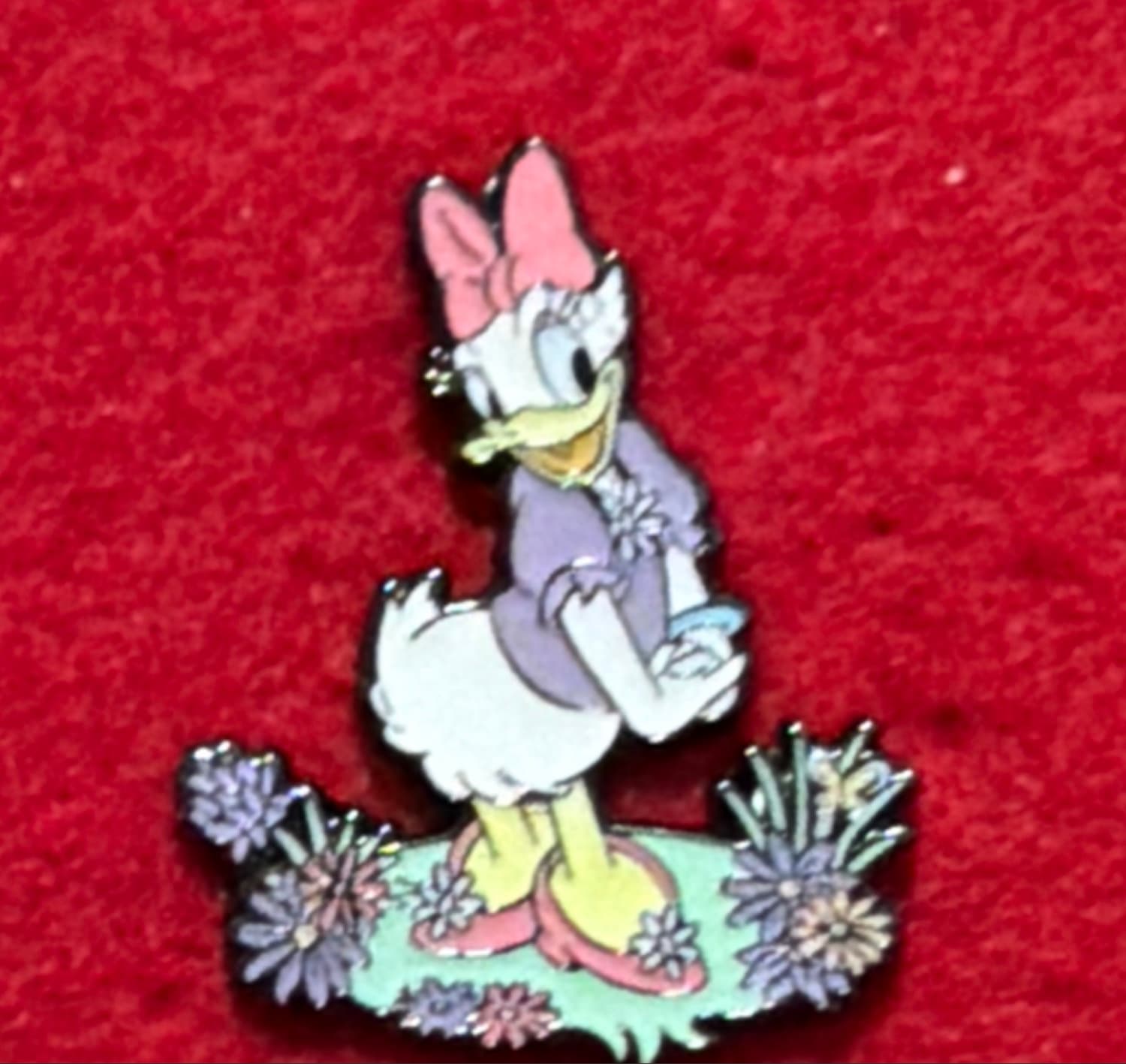 Daisy Duck Posing with Hands Clasped front