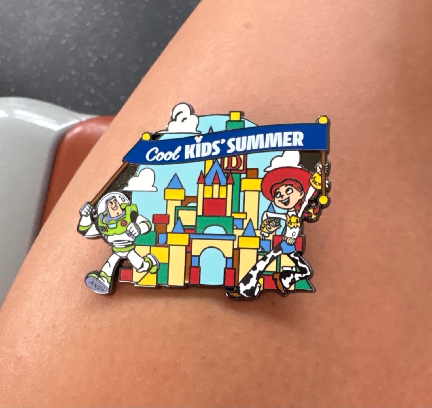 Buzz Lightyear and Jessie Cool Kids' Summer Toy Story Castle Pin