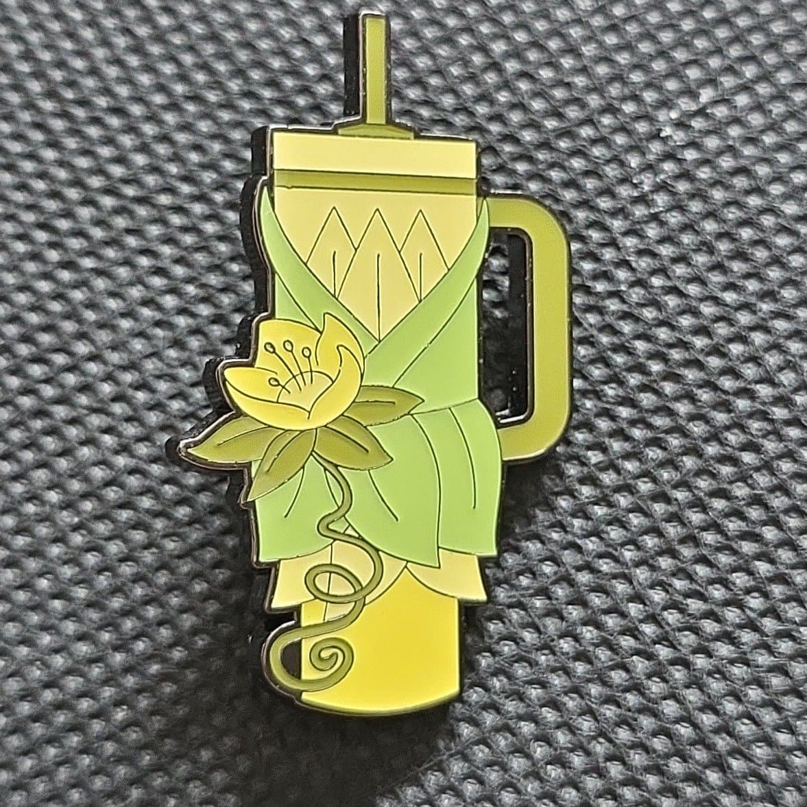 Loungefly Disney Princess Water Bottle - Tiana Pin