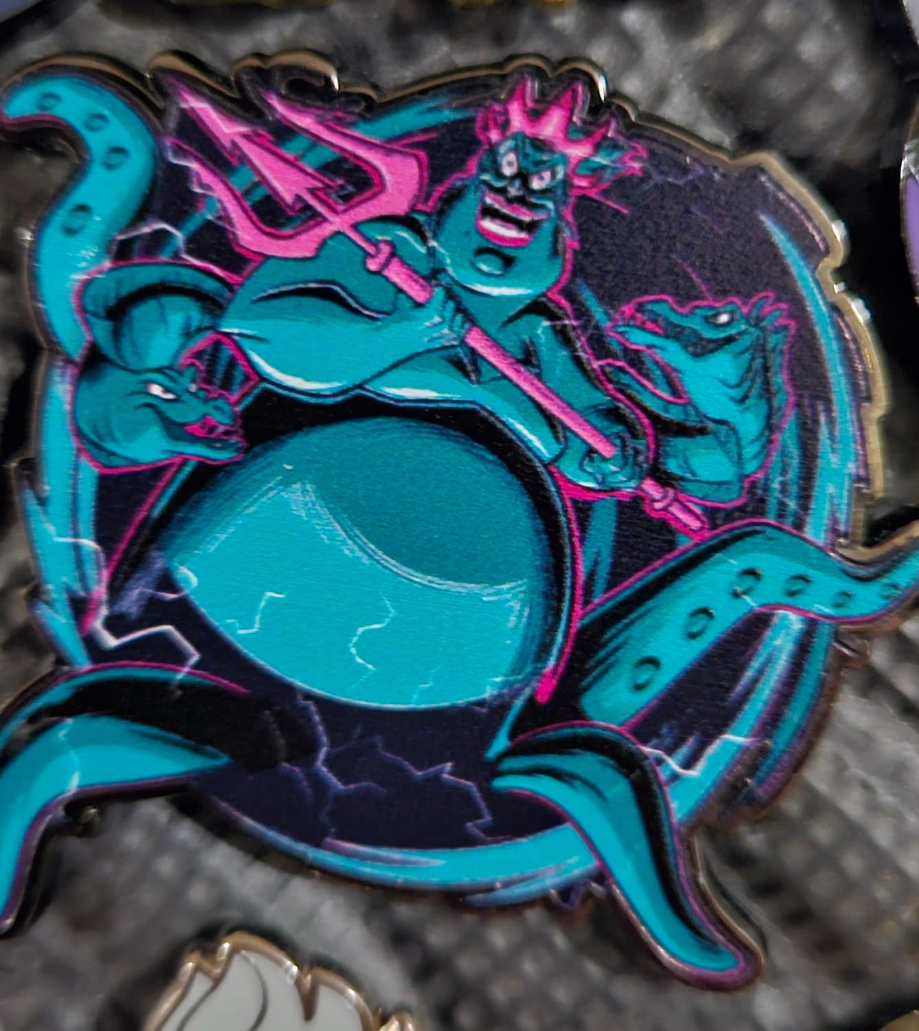 villains neon - ursula