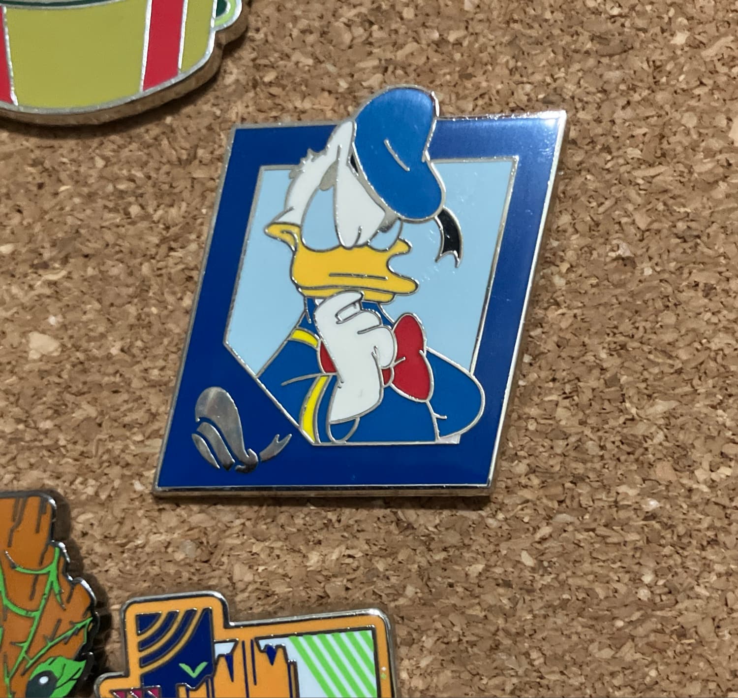 Donald Duck Diamond Blue Frame Pin