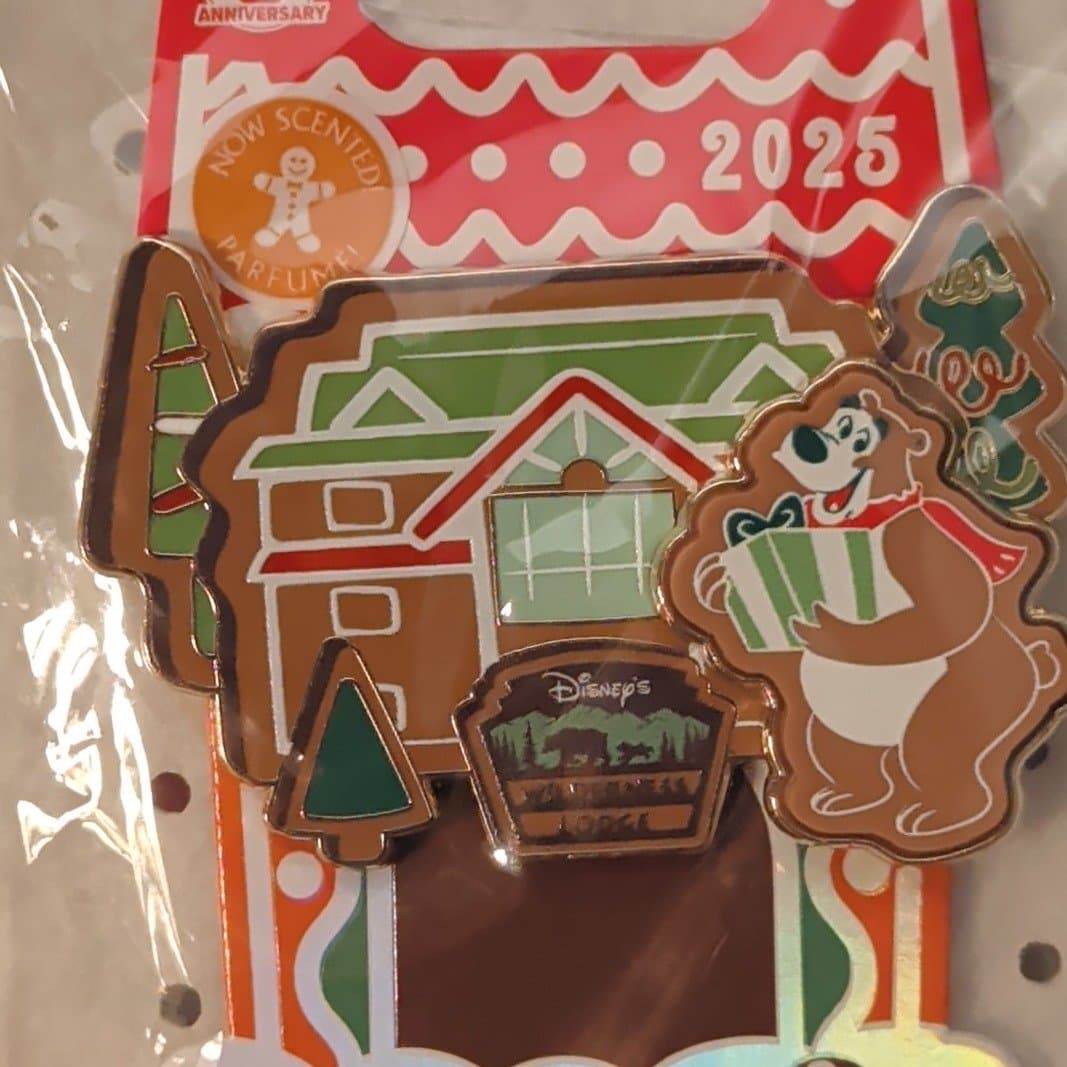 Humphrey the Bear Gingerbread House Scented Pin - Disney's Wilderness Lodge 2025