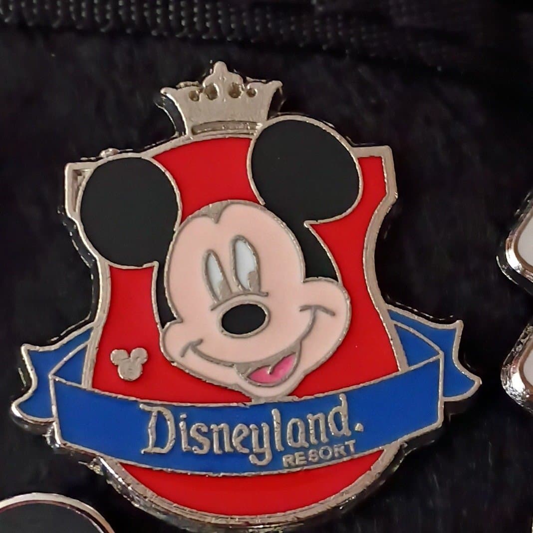 Mickey Mouse Red Crest Disneyland Resort Hidden Mickey Pin