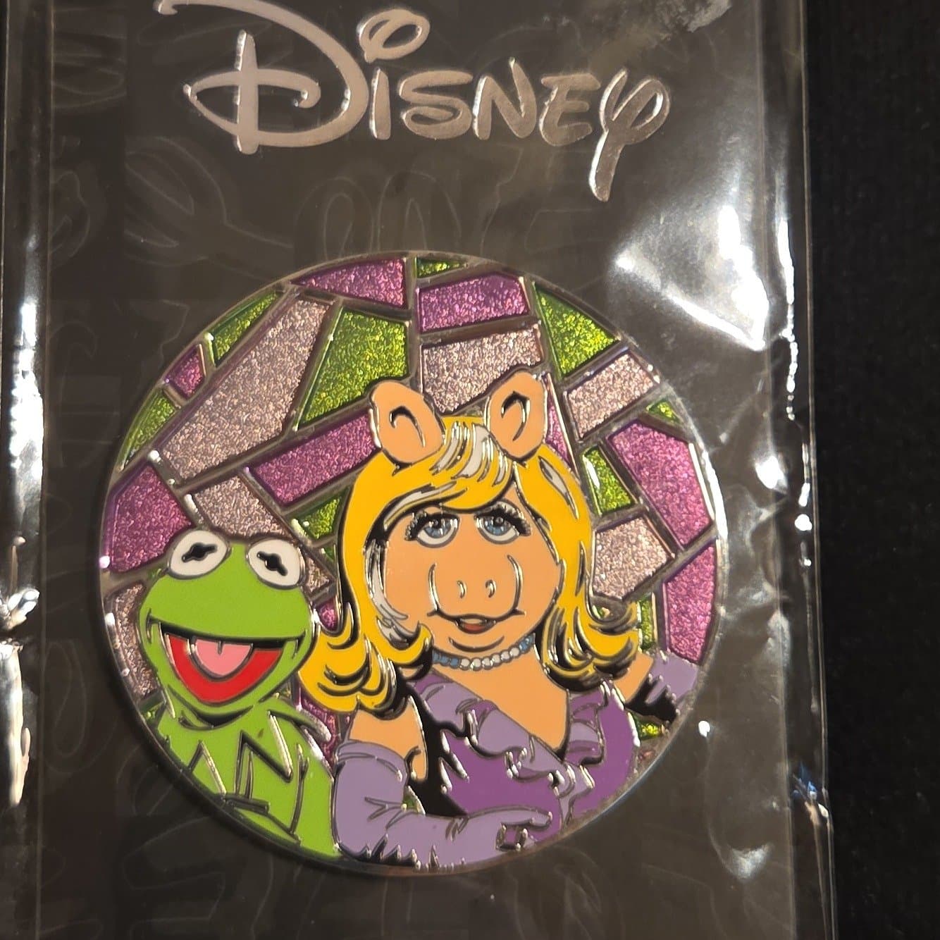 Miss Piggy and Kermit Mosaic Pin front