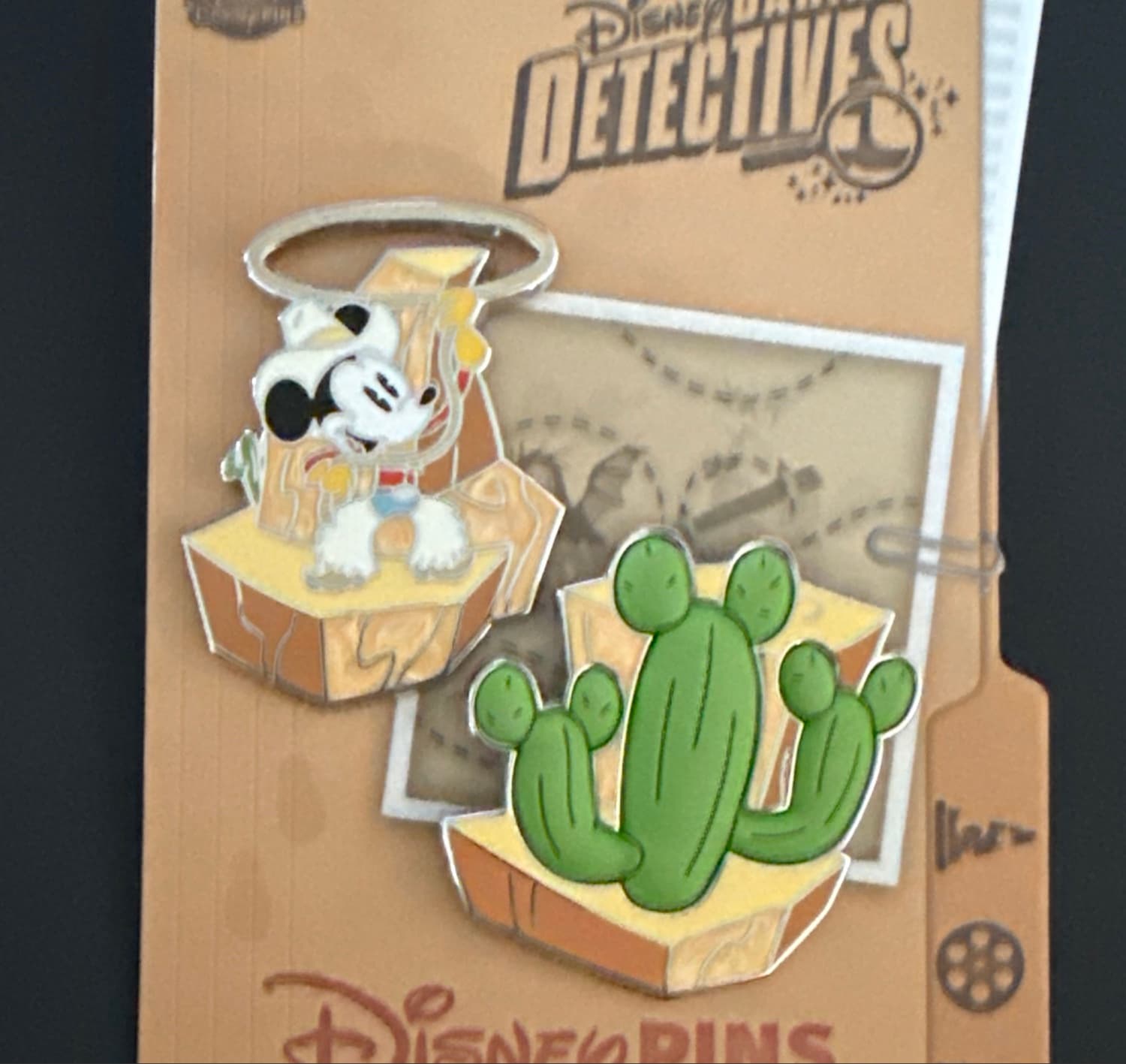 Mickey & Minnie's Runaway Railway “Daring Detectives” Pin Set front