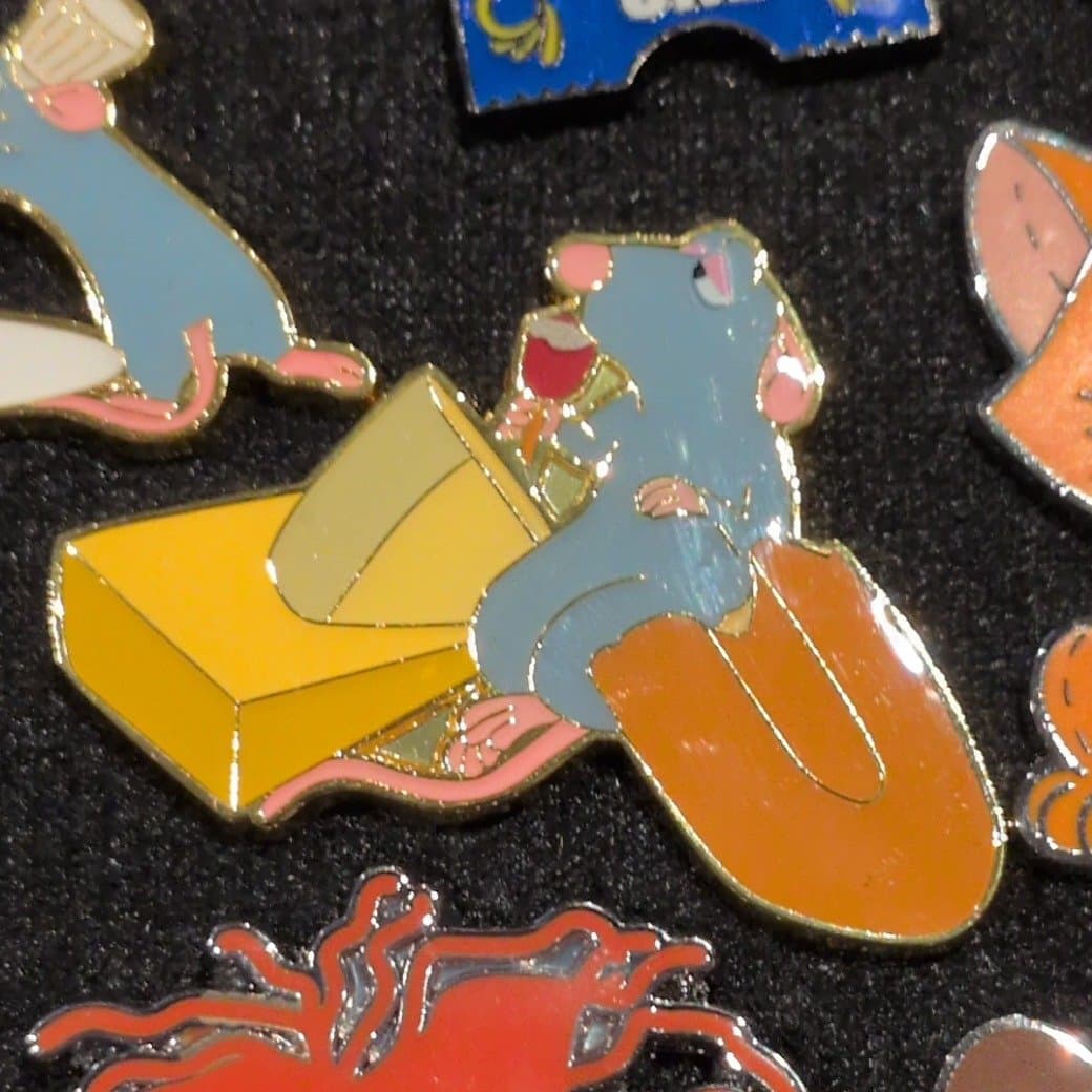 Loungefly - Pixar Ratatouille Blind Box Pin - Remy Wine Cheese front