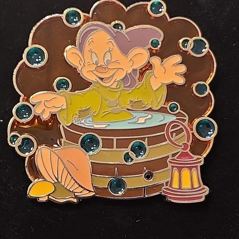 Dopey In Bathtub Pin