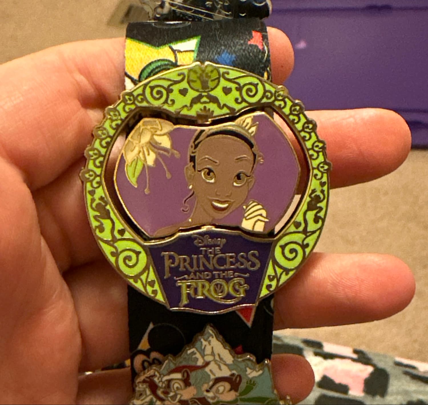 Disney Portrait Pin - Princess And The Frog - front