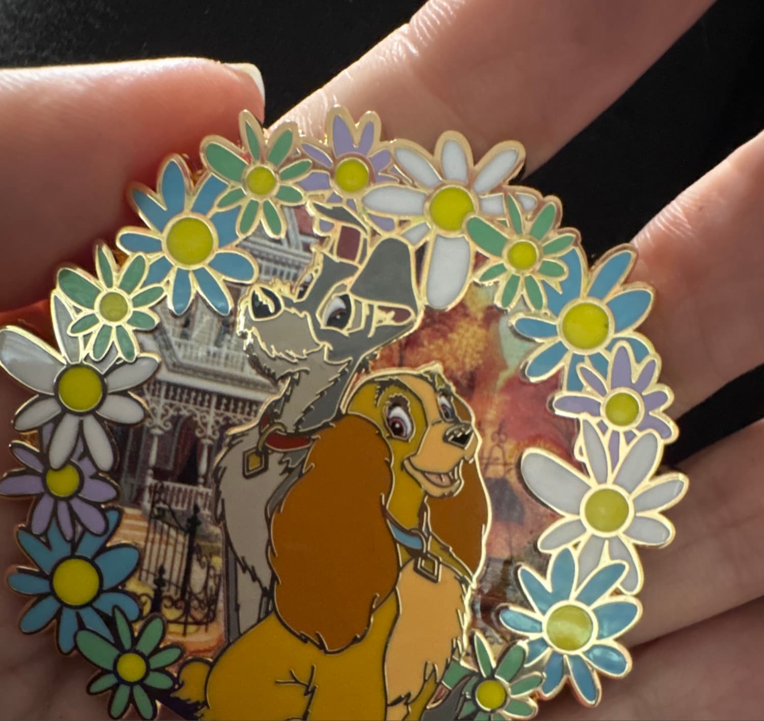 PALM Disney Classics Once Upon a Royal Realm Mystery Pin - LADY AND THE TRAMP