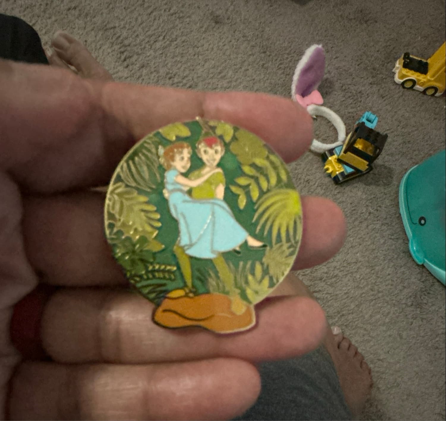 Disney Catalog - Peter Pan Conceptual Art (Boxed Pin Set) Peter Holding Wendy