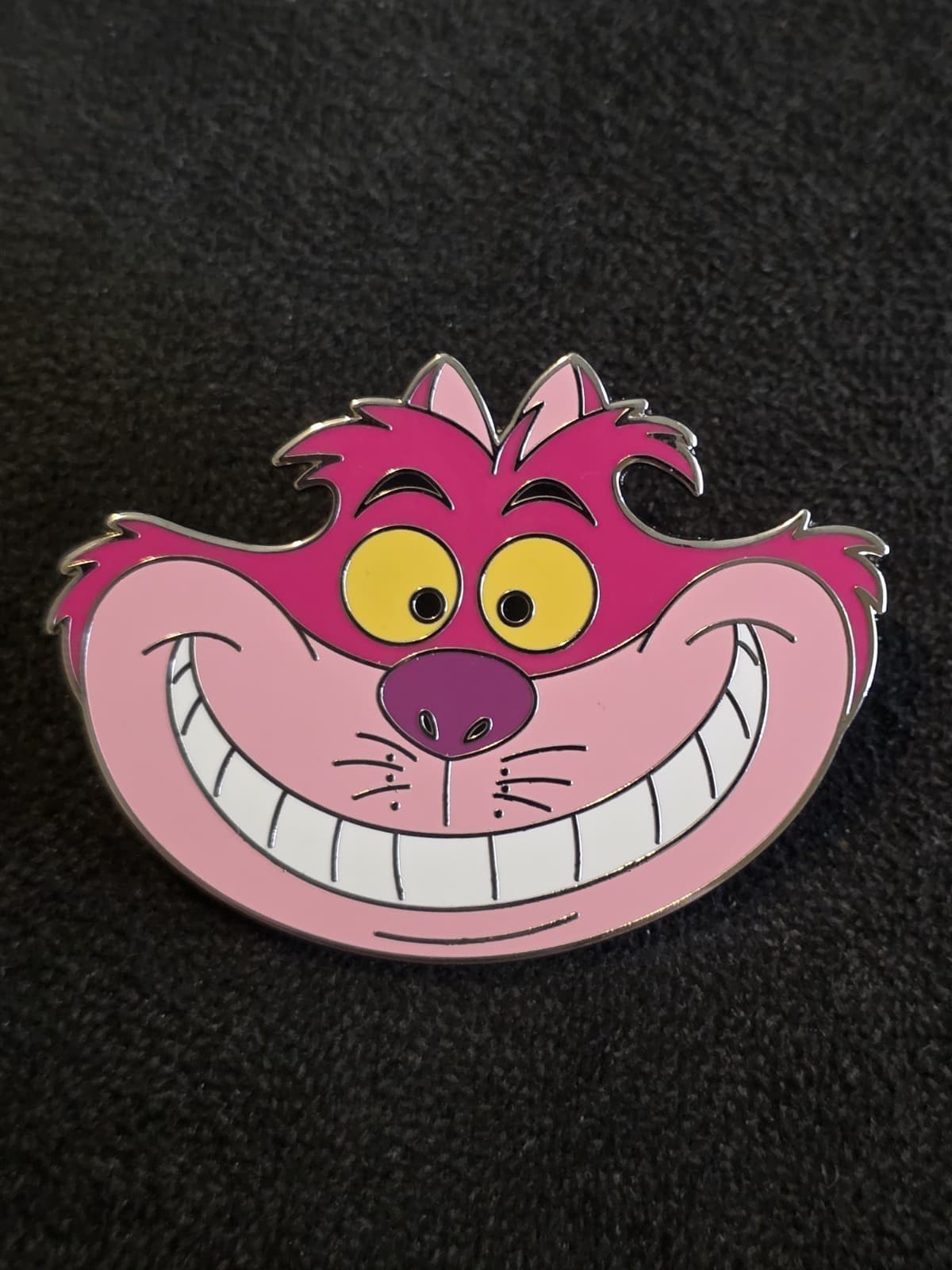Cheshire Cat — Alice in Wonderland 75th Anniversary Cheshire Cat Puzzle Mystery Pin Set front