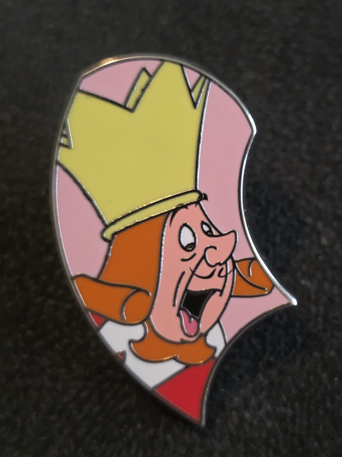 King of Hearts — Alice in Wonderland 75th Anniversary Cheshire Cat Puzzle Mystery Pin Set front