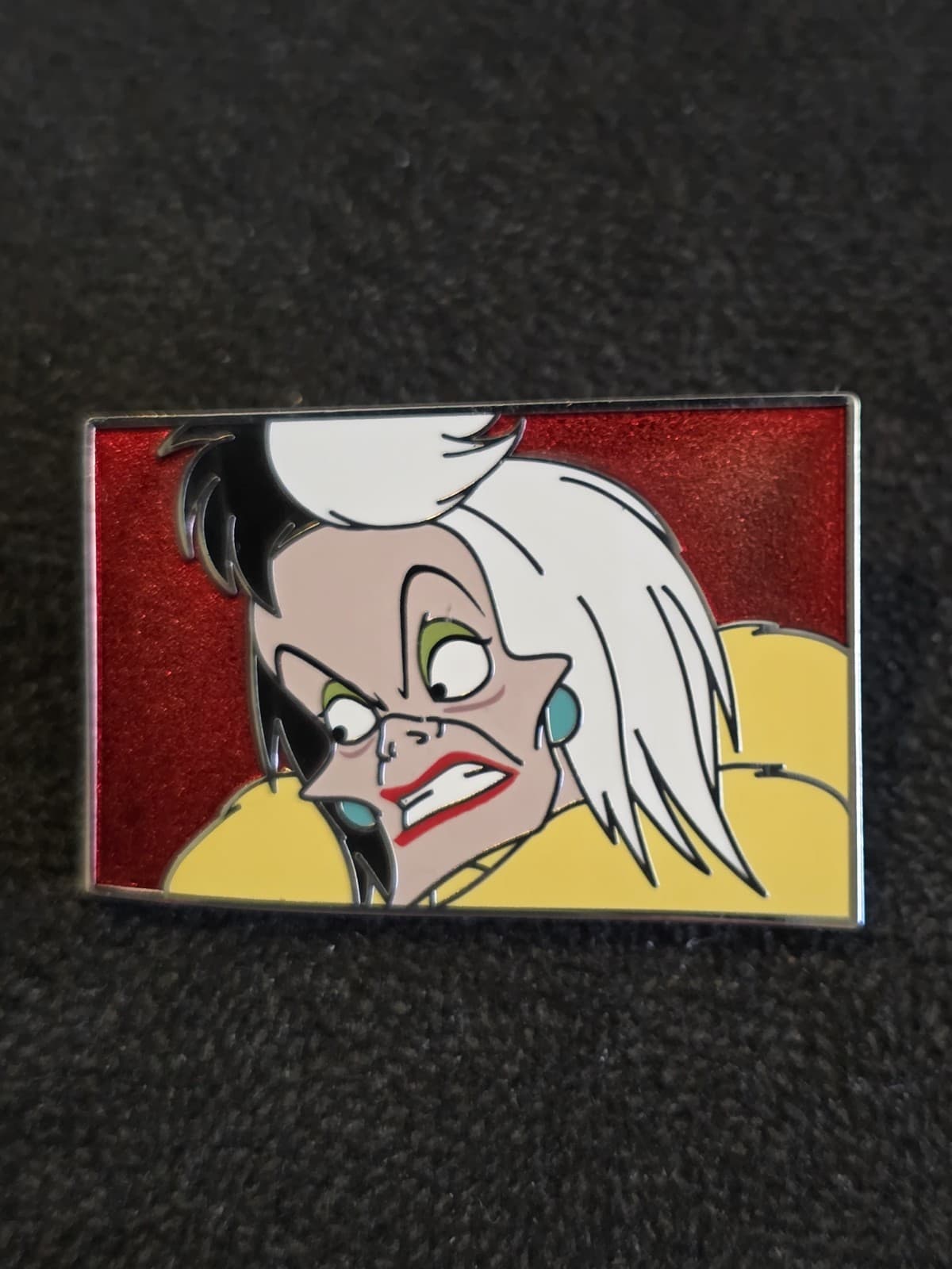 Cruella de Vil — 101 Dalmatians 65th Anniversary 101 Puzzle Mystery Pin Set front