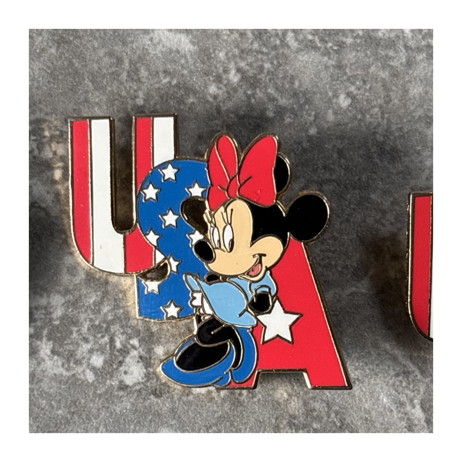 Minnie Mouse USA, a 2002 Walt Disney World Cast Lanyard pin