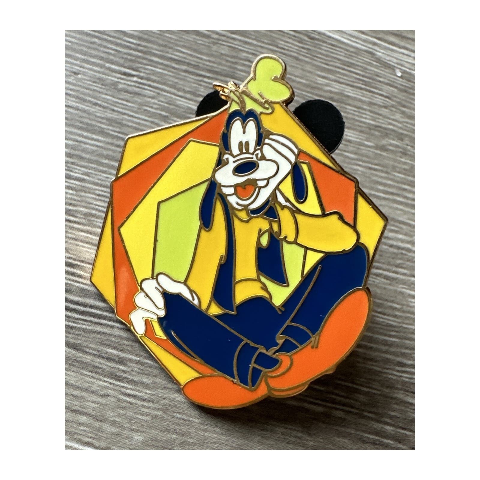Kooky Goofy, a 2002 Walt Disney World Cast Lanyard pin
