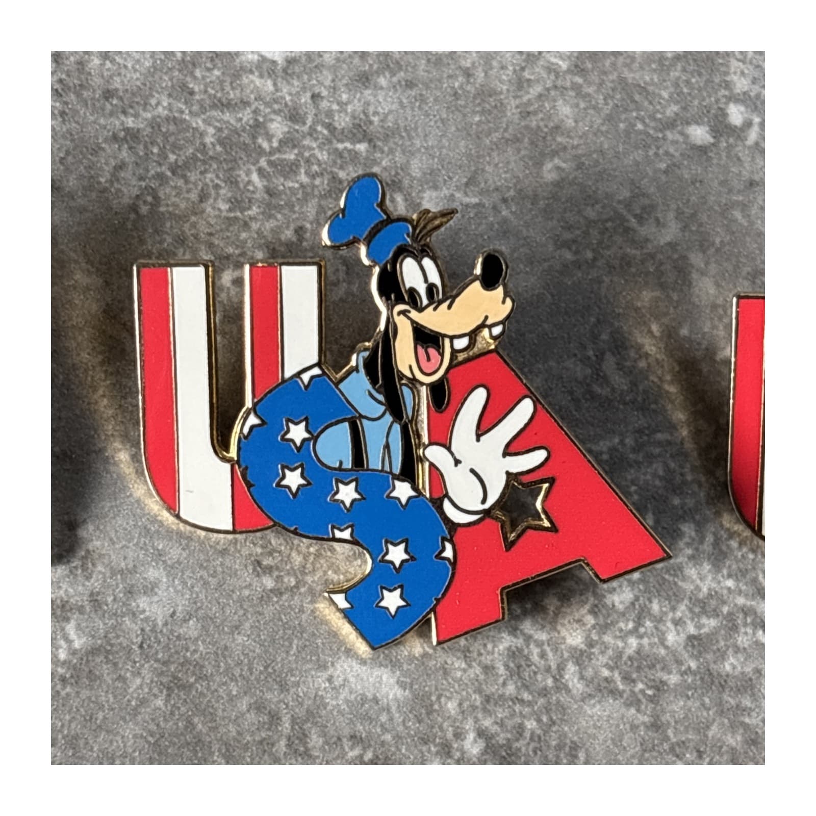 Goofy USA, a 2002 Walt Disney World Cast Lanyard pin