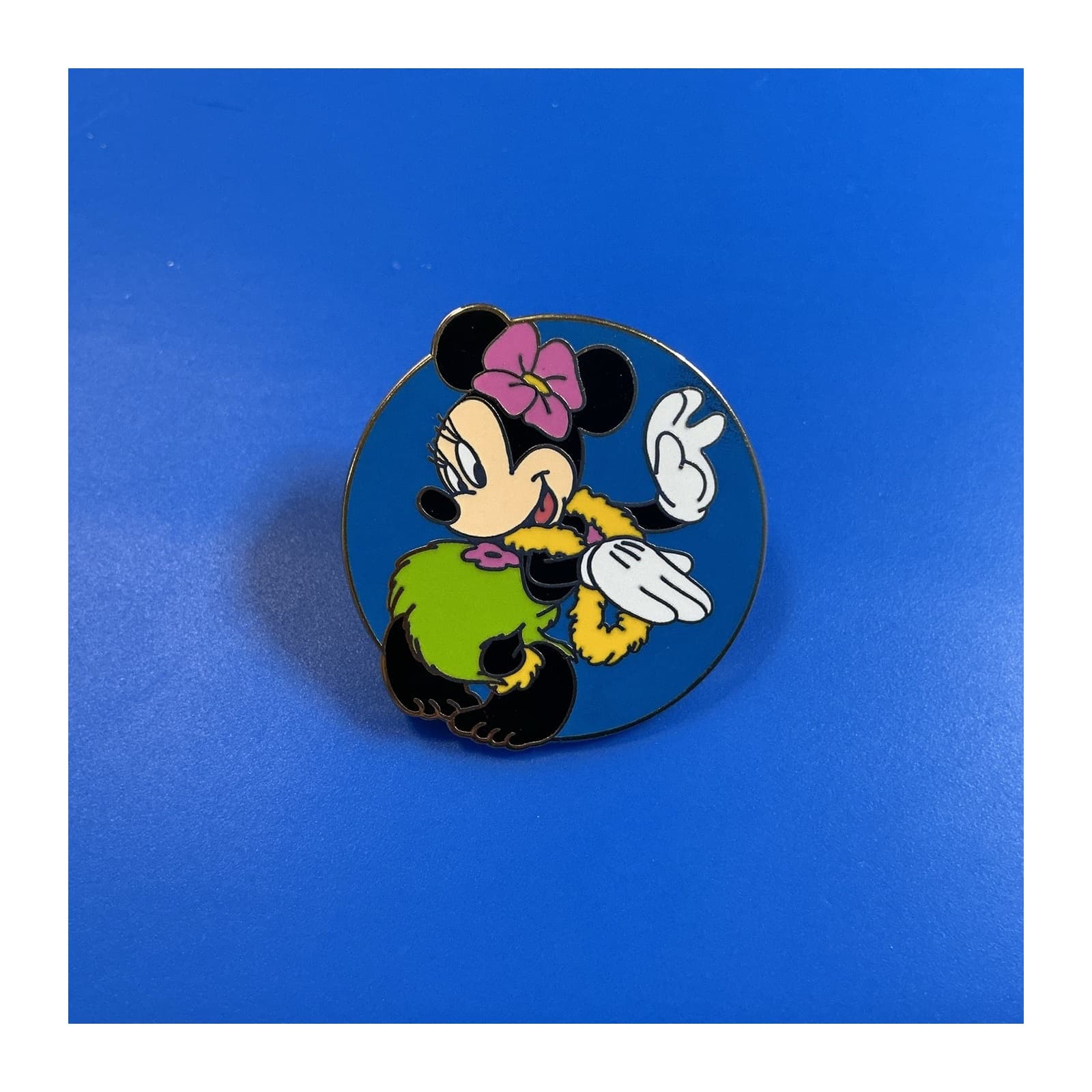 Hula Minnie Mouse, a 2002 Walt Disney World Cast Lanyard pin