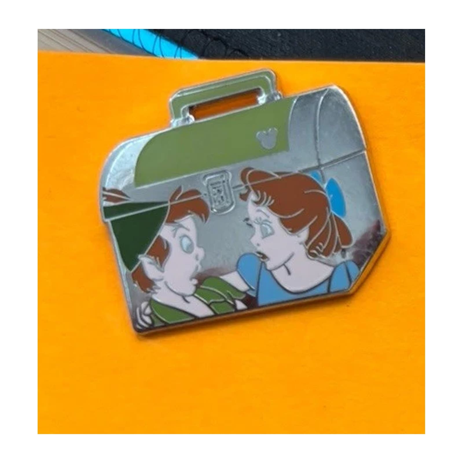 Peter Pan and Wendy Lunchbox front