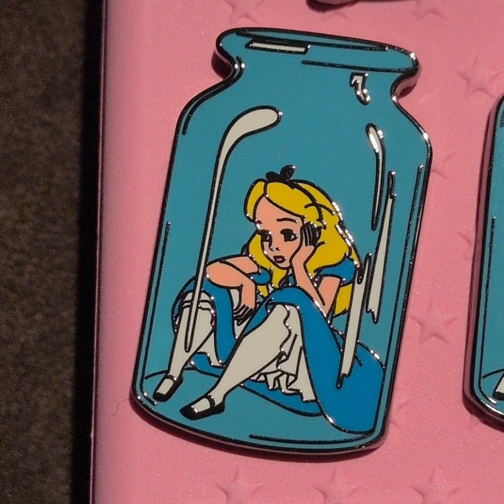Alice in Wonderland Alice In the Bottle Floating Pin front