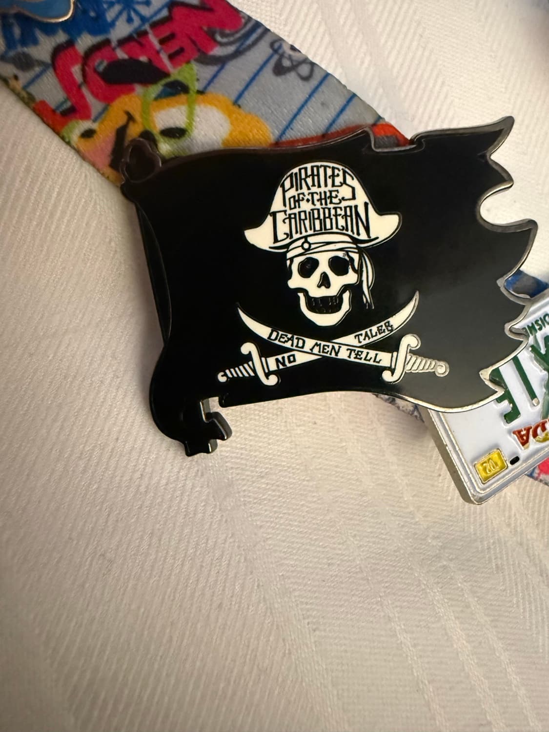 Pirates of the Caribbean Flag Skull and Crossbones Dead Men Tell No Tales Pin