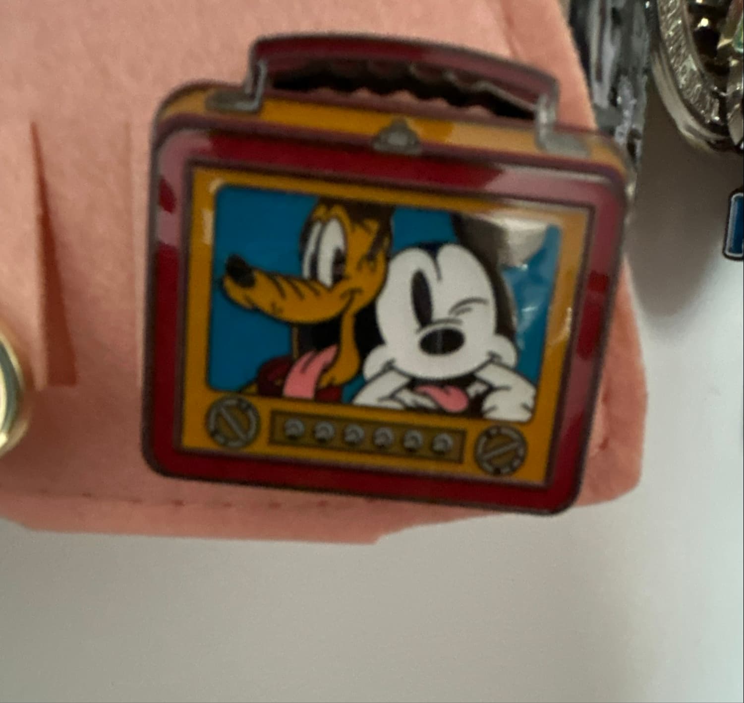 Mickey Mouse & Pluto - Disney Mickey Mouse & Friends Lunchbox Blind Box Pin Set