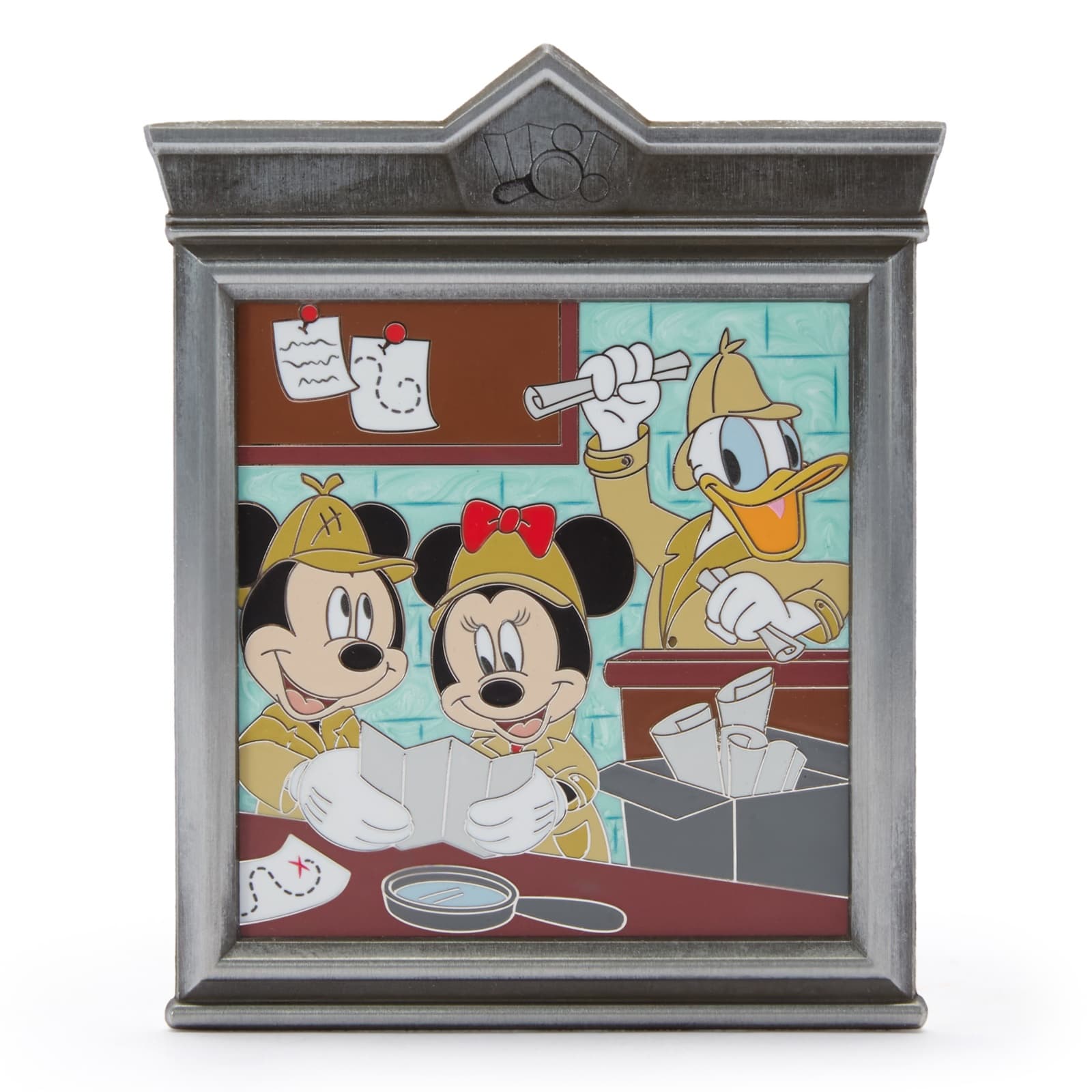 Mickey Mouse and Friends – Disney Daring Detectives Jumbo Pin – Limited Edition front